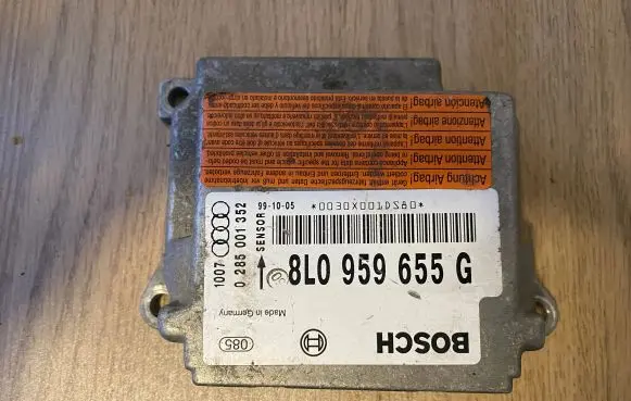 Audi A3 S3 8L Airbag control unit/module 8L0959655G 0285001352