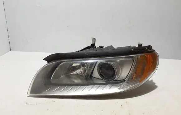 Volvo XC70 Headlight/headlamp 31214347