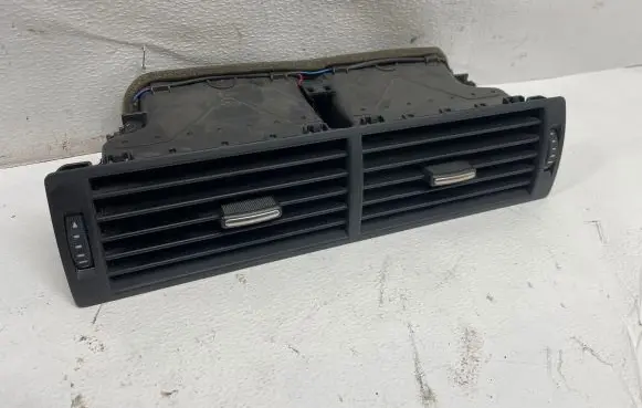 Audi A4 S4 B7 8E 8H Dash center air vent grill 8E0820951H 14126153