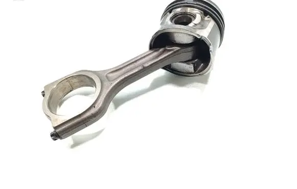 Peugeot 3008 I Piston with connecting rod 