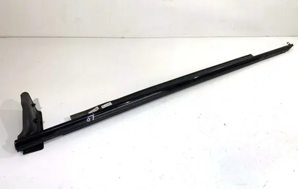 Audi A8 S8 D4 4H Front door windshield rail 4H0853283E