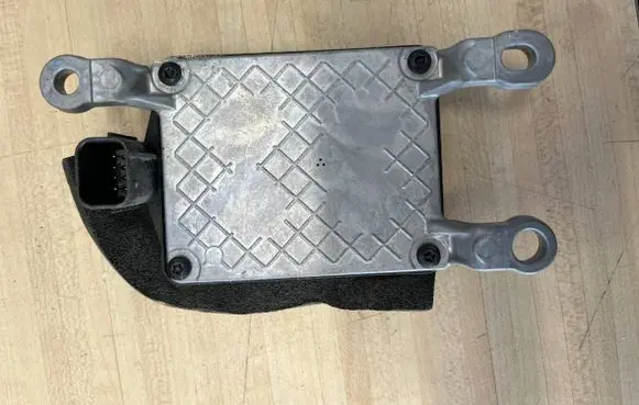 Nissan Leaf II (ZE1) Distronic sensor radar 284386WK2C A2C78158 IC4135A