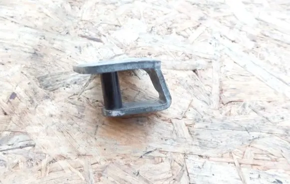 Opel Vectra C Front door lock loop/hook striker 96336