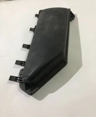 BMW 5 E60 E61 Air filter box cover 6913503
