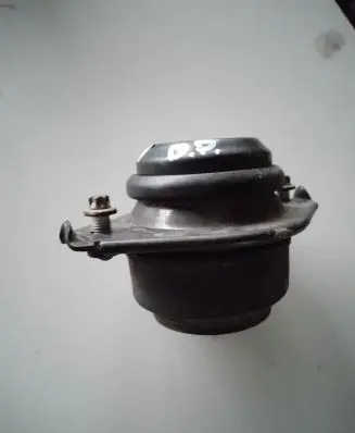 Mercedes-Benz ML W164 Engine mount bracket A2512404417