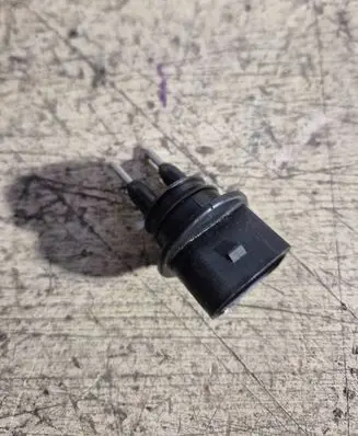 Audi A3 S3 8L Windshield washer fluid level sensor 95vw17k656AA 7m0919376