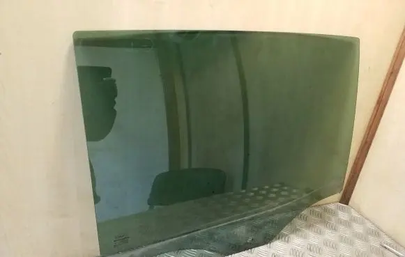 Ford Ranger Rear door window glass