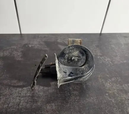 Peugeot 406 Horn signal 703881162