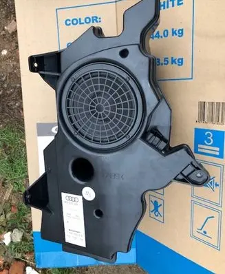Audi A3 S3 8P Subwoofer speaker 8P3035382