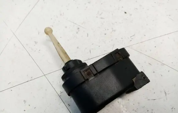 BMW 3 E36 Headlight level adjustment motor 0307851327 67168353887 67168353881
