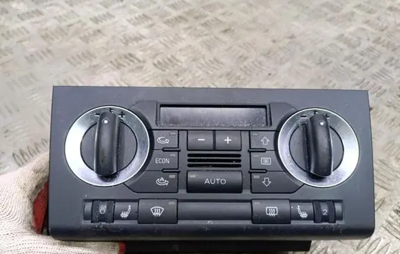 Audi A3 S3 A3 Sportback 8P Air circulation switch 8P0820043N