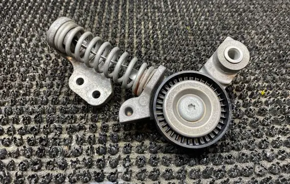 Volvo S60 Alternator belt tensioner 1003226