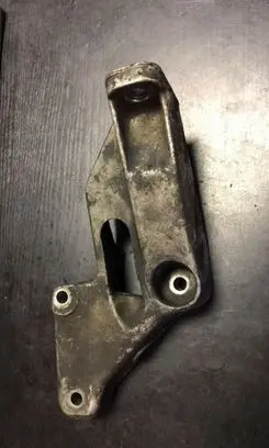 BMW 5 E34 Engine mounting bracket 1135765