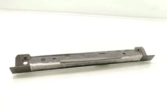 MG 6 Third/center stoplight 286-40001