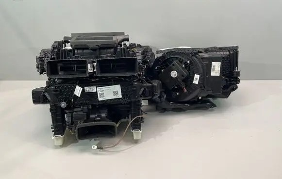 BMW 5 G60 G61 Interior heater climate box assembly 5A67210 6026342
