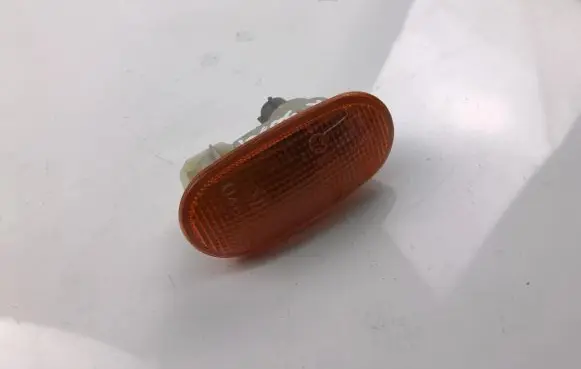 Mitsubishi L200 Front fender indicator light 34901029