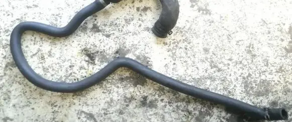 Opel Zafira B Engine coolant pipe/hose 13118272bb