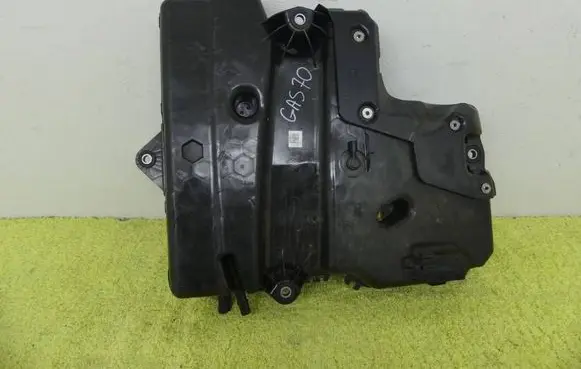 Audi Q8 AdBlue liquid reservoir 4M0131878CN 4M0131969S