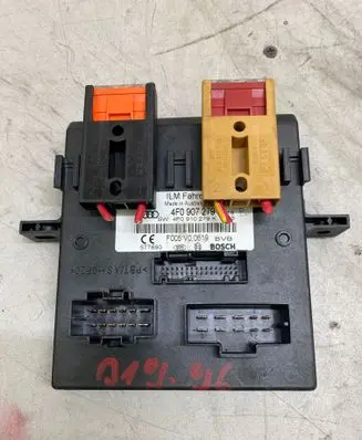 Audi A6 S6 C6 4F Comfort/convenience module 4F0907279 F005V00619