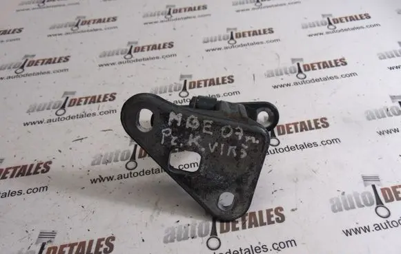 Mercedes-Benz E W211 Front door upper hinge