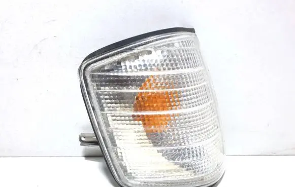 Mercedes-Benz 190 W201 Front indicator light 13041130