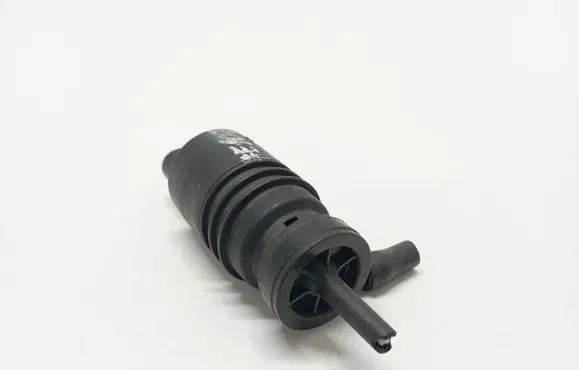 BMW X5 E53 Windscreen/windshield washer pump 8362154