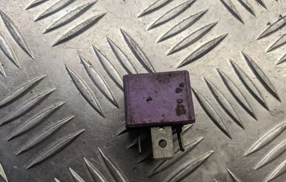 Renault Laguna I Other relay 50A03525