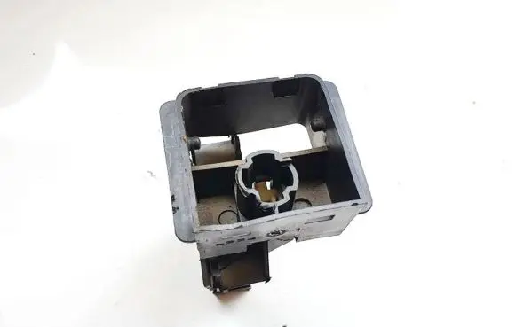 Volkswagen PASSAT B5 Seat back rest lock catch 3b0885737l