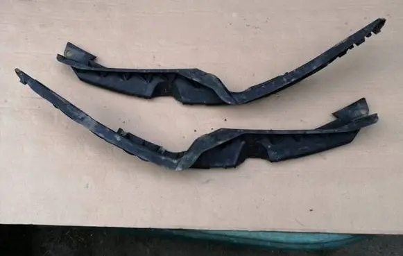 Skoda Octavia Mk2 (1Z) Front bumper mounting bracket 1Z0807183D