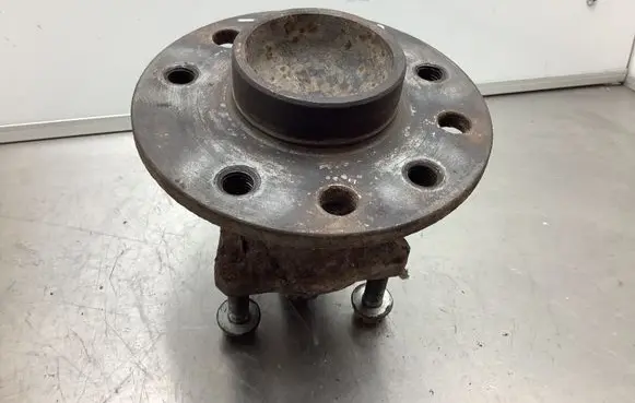 Opel Zafira B Rear wheel hub