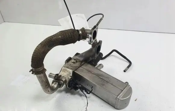 Audi A8 S8 D4 4H Coolant radiator 057131515G