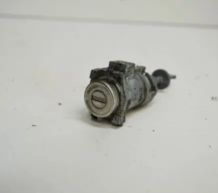 Mitsubishi Outlander Front door lock