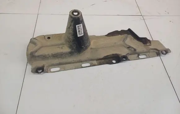 Engine splash shield/under tray