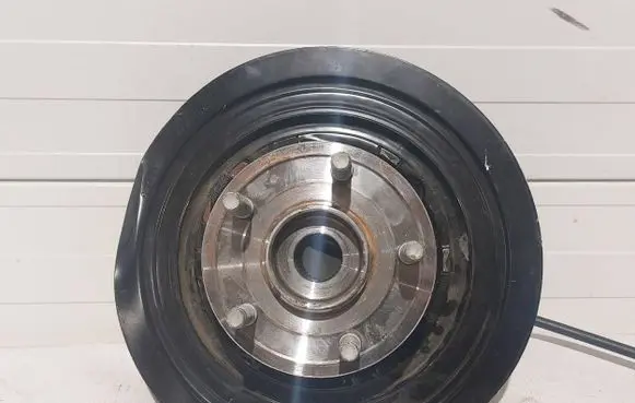 Jeep Grand Cherokee Rear wheel hub 04877112AC