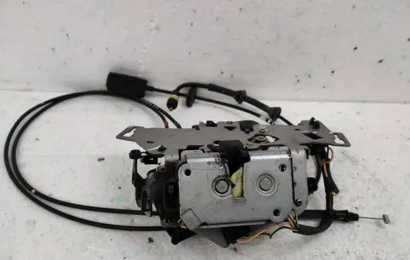 Chrysler Town & Country V Rear door lock 3015442