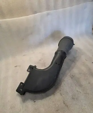 Mitsubishi Pajero Air intake duct part MR404731