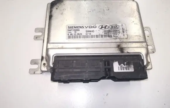 KIA Sportage Engine control unit/module 3910323070 3912123070 5WY1988A
