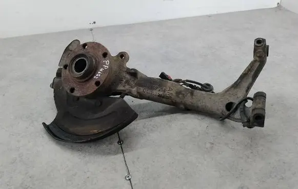 Skoda Superb B5 (3U) Front wheel hub spindle knuckle 8D0407258