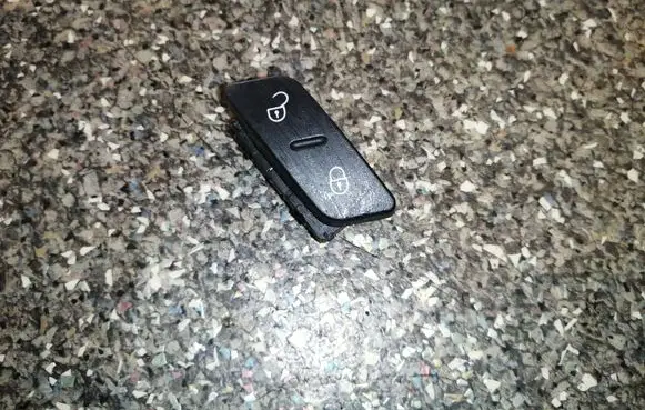 Volkswagen PASSAT CC Central locking switch button 1K0962126B