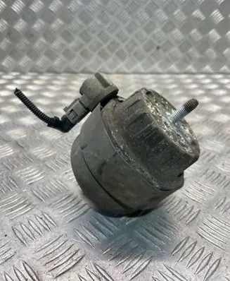 Engine mount bracket