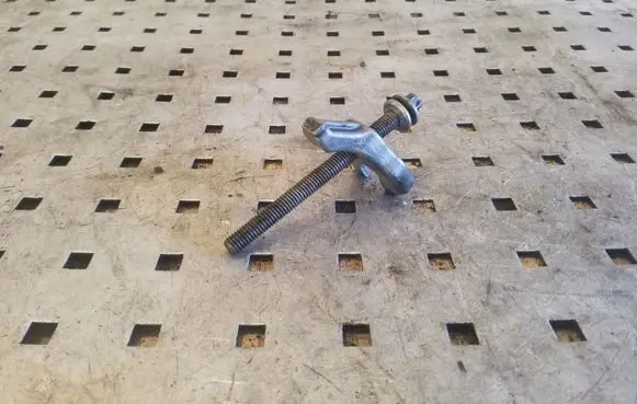 BMW X3 E83 Fuel Injector clamp holder