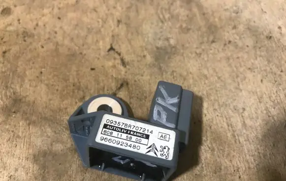 Citroen C5 Airbag deployment crash/impact sensor 9660923480 608115800