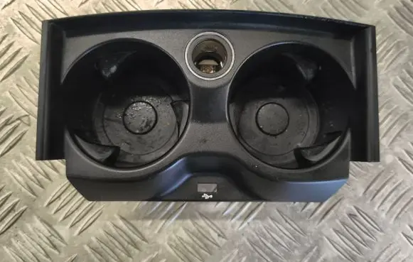 BMW 5 G30 G31 G38 Cup holder front 187013 6801508 83146001K1