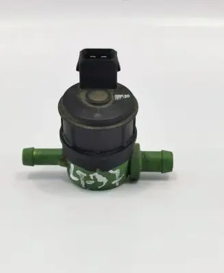 Engine mount vacuum valve