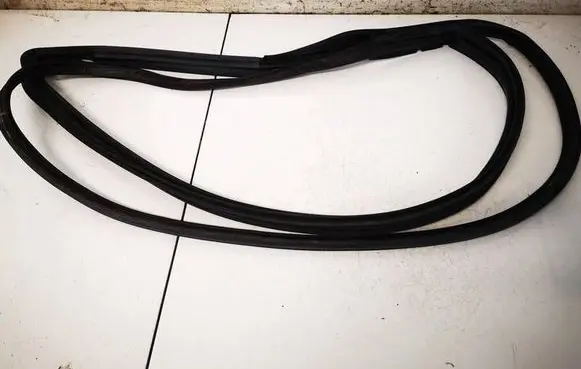 Lexus IS 220D-250-350 Rubber seal front coupe door