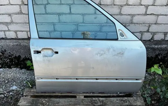 Mercedes-Benz E W124 Front door