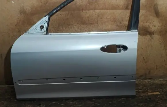 KIA Magentis Front door