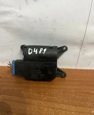 Audi A4 S4 B7 8E 8H A/C air flow flap actuator/motor D481 0132801306