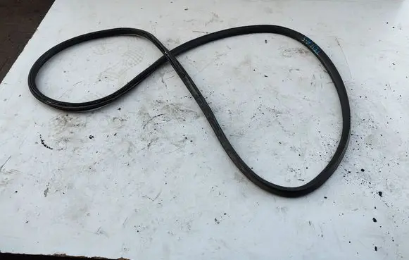 Tesla Model S Seal rubber (tailgate) 