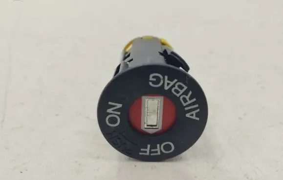 Passenger airbag on/off switch